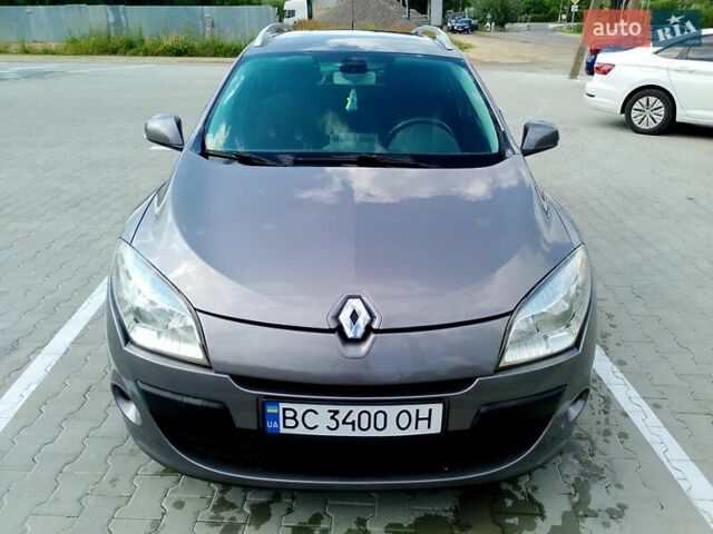 Сірий Рено Меган, об'ємом двигуна 1.6 л та пробігом 226 тис. км за 6700 $, фото 1 на Automoto.ua