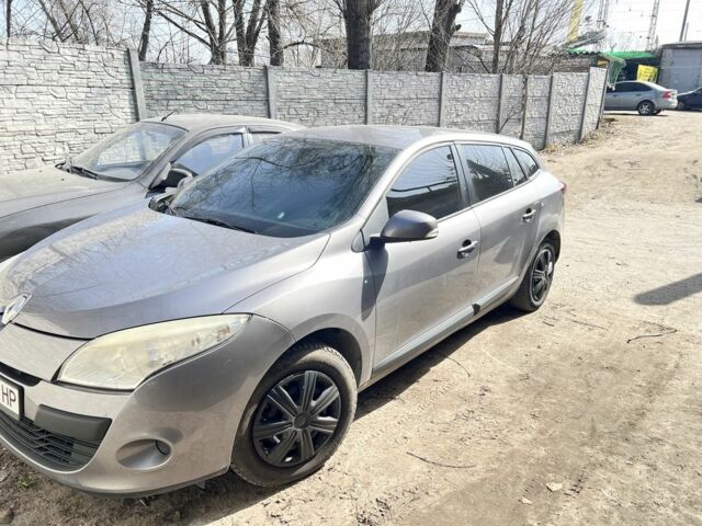 Серый Рено Меган, объемом двигателя 1.5 л и пробегом 230 тыс. км за 6000 $, фото 1 на Automoto.ua