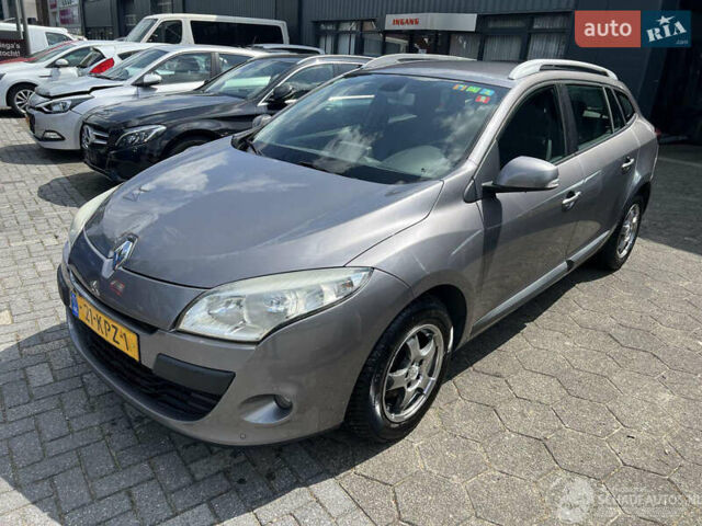 Сірий Рено Меган, об'ємом двигуна 1.4 л та пробігом 220 тис. км за 4600 $, фото 1 на Automoto.ua