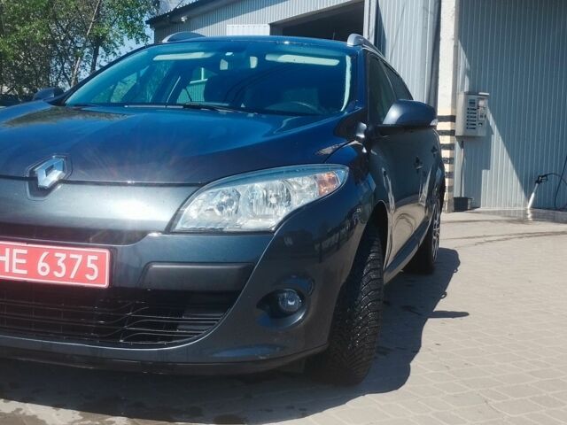 Серый Рено Меган, объемом двигателя 0 л и пробегом 230 тыс. км за 6500 $, фото 1 на Automoto.ua