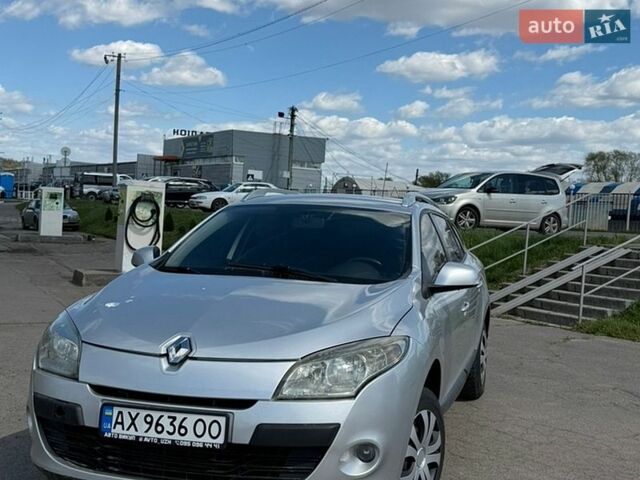 Серый Рено Меган, объемом двигателя 1.46 л и пробегом 352 тыс. км за 5000 $, фото 1 на Automoto.ua
