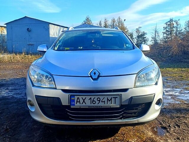 Серый Рено Меган, объемом двигателя 1.5 л и пробегом 300 тыс. км за 7000 $, фото 1 на Automoto.ua