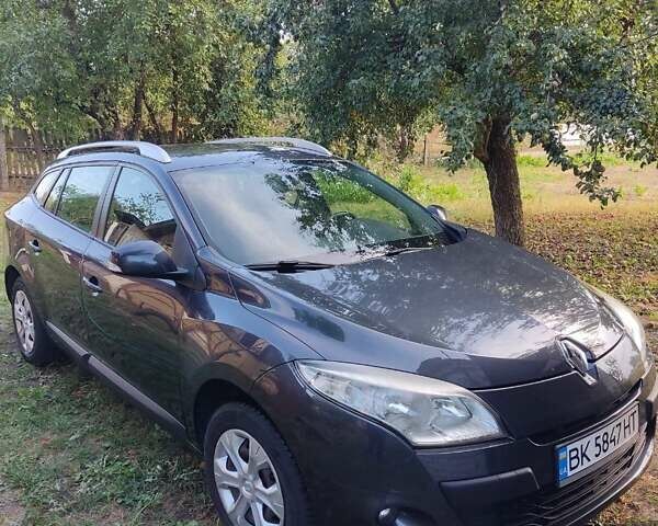 Серый Рено Меган, объемом двигателя 1.6 л и пробегом 217 тыс. км за 6900 $, фото 1 на Automoto.ua