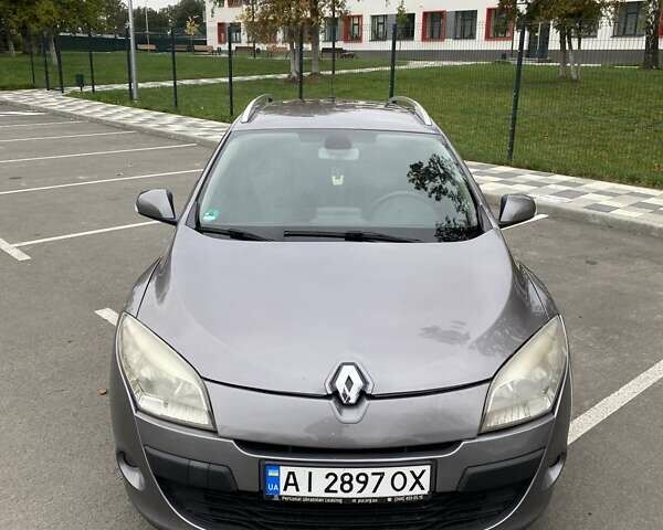 Рено Меган 2009 у Києві на Automoto.ua Сірий Рено Меган, об'ємом двигуна 1.87 л та пробігом 280 тис. км за 6499 $, фото 1 на Automoto.ua