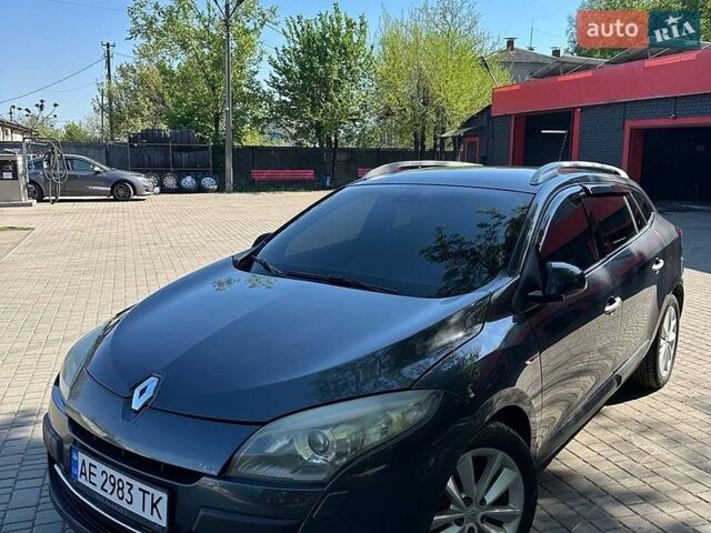 Серый Рено Меган, объемом двигателя 2 л и пробегом 232 тыс. км за 7800 $, фото 1 на Automoto.ua
