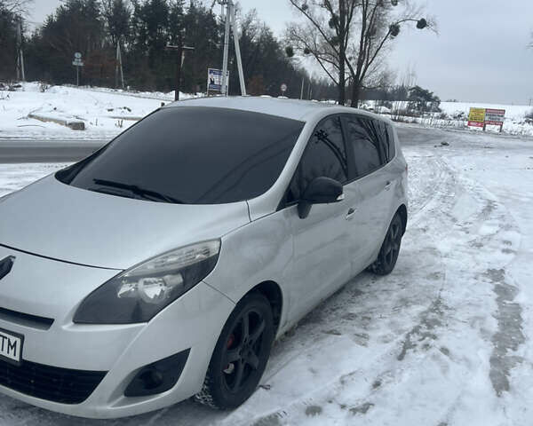 Сірий Рено Меган, об'ємом двигуна 1.46 л та пробігом 270 тис. км за 6500 $, фото 1 на Automoto.ua