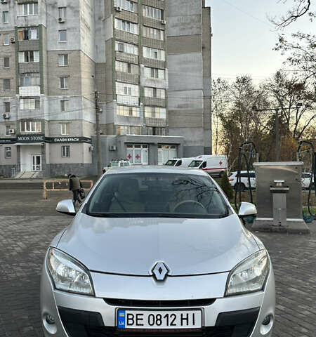 Сірий Рено Меган, об'ємом двигуна 1.46 л та пробігом 249 тис. км за 6999 $, фото 1 на Automoto.ua