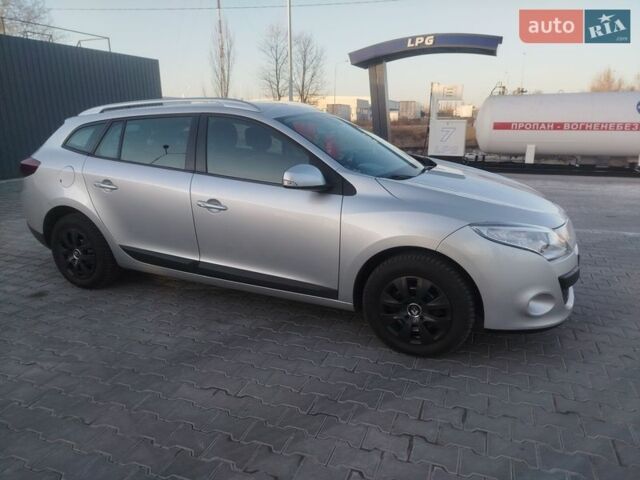 Серый Рено Меган, объемом двигателя 1.6 л и пробегом 215 тыс. км за 6900 $, фото 1 на Automoto.ua