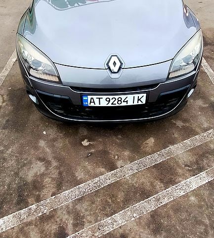 Сірий Рено Меган, об'ємом двигуна 1.6 л та пробігом 0 тис. км за 7000 $, фото 1 на Automoto.ua
