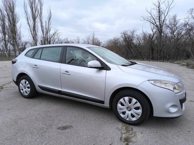 Сірий Рено Меган, об'ємом двигуна 1.5 л та пробігом 224 тис. км за 6600 $, фото 1 на Automoto.ua