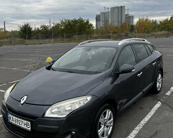 Рено Меган 2009 у Києві на Automoto.ua Сірий Рено Меган, об'ємом двигуна 1.6 л та пробігом 212 тис. км за 7300 $, фото 1 на Automoto.ua