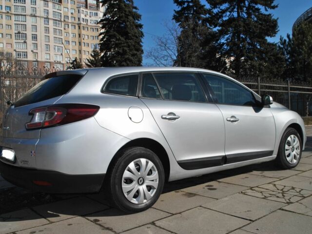 Сірий Рено Меган, об'ємом двигуна 1.5 л та пробігом 239 тис. км за 6600 $, фото 1 на Automoto.ua