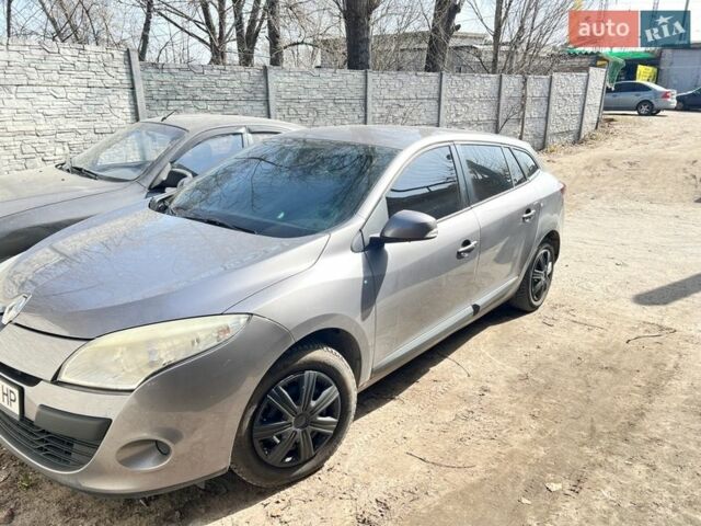 Серый Рено Меган, объемом двигателя 1.46 л и пробегом 231 тыс. км за 6000 $, фото 1 на Automoto.ua