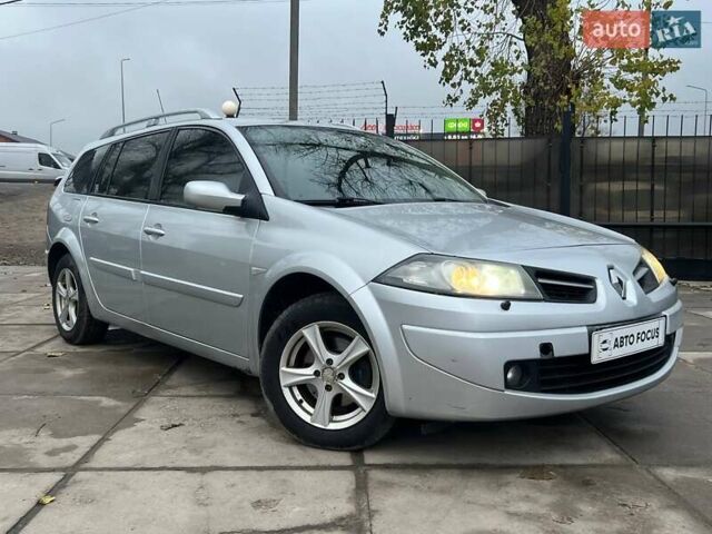 Серый Рено Меган, объемом двигателя 1.6 л и пробегом 263 тыс. км за 5590 $, фото 1 на Automoto.ua