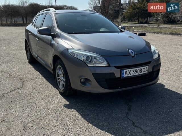 Серый Рено Меган, объемом двигателя 1.6 л и пробегом 205 тыс. км за 6700 $, фото 1 на Automoto.ua