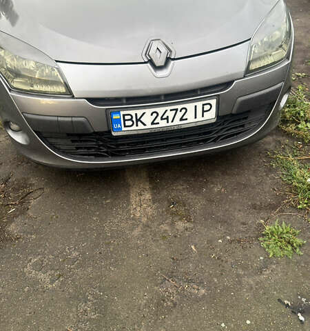Сірий Рено Меган, об'ємом двигуна 1.46 л та пробігом 224 тис. км за 6100 $, фото 1 на Automoto.ua