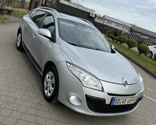 Серый Рено Меган, объемом двигателя 1.5 л и пробегом 265 тыс. км за 5499 $, фото 1 на Automoto.ua