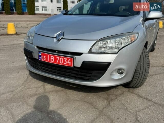 Сірий Рено Меган, об'ємом двигуна 1.6 л та пробігом 250 тис. км за 7300 $, фото 1 на Automoto.ua