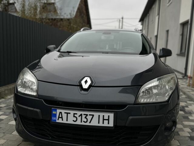 Серый Рено Меган, объемом двигателя 1.5 л и пробегом 214 тыс. км за 6800 $, фото 1 на Automoto.ua