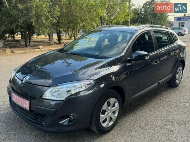 Сірий Рено Меган, об'ємом двигуна 1.6 л та пробігом 255 тис. км за 6900 $, фото 1 на Automoto.ua