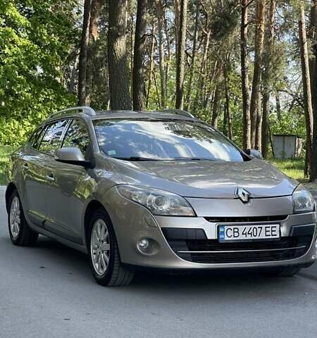 Серый Рено Меган, объемом двигателя 2 л и пробегом 246 тыс. км за 8300 $, фото 1 на Automoto.ua