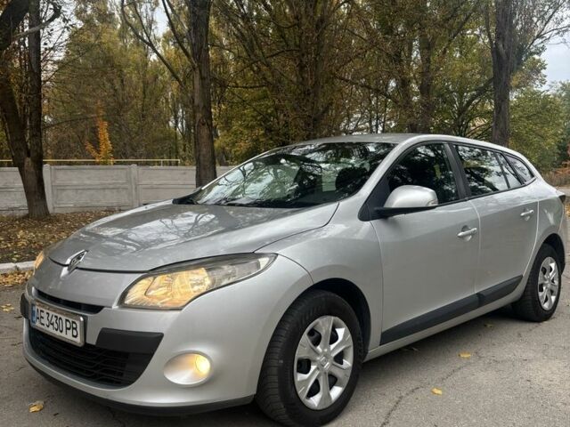 Серый Рено Меган, объемом двигателя 1.5 л и пробегом 270 тыс. км за 5700 $, фото 1 на Automoto.ua