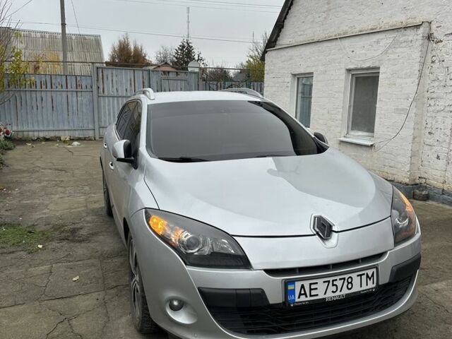 Серый Рено Меган, объемом двигателя 1.5 л и пробегом 251 тыс. км за 6500 $, фото 1 на Automoto.ua