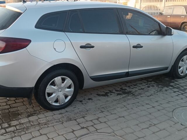 Серый Рено Меган, объемом двигателя 1.5 л и пробегом 300 тыс. км за 5200 $, фото 1 на Automoto.ua