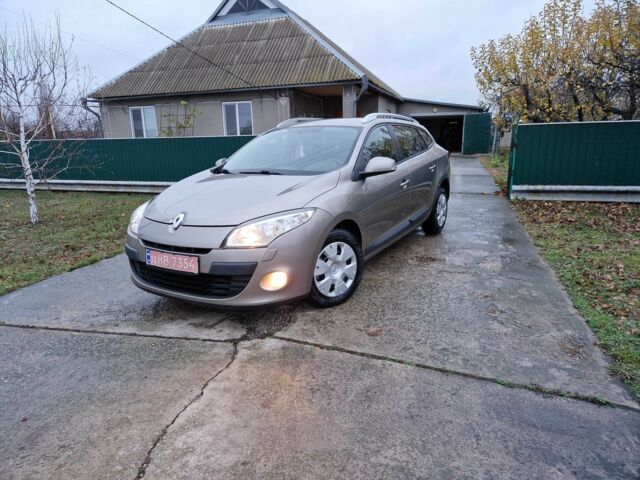 Сірий Рено Меган, об'ємом двигуна 1.6 л та пробігом 238 тис. км за 7350 $, фото 1 на Automoto.ua