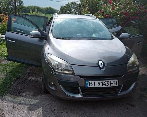 Сірий Рено Меган, об'ємом двигуна 1.4 л та пробігом 203 тис. км за 7610 $, фото 1 на Automoto.ua
