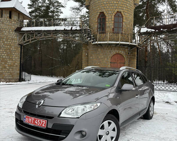 Сірий Рено Меган, об'ємом двигуна 1.6 л та пробігом 159 тис. км за 7600 $, фото 1 на Automoto.ua
