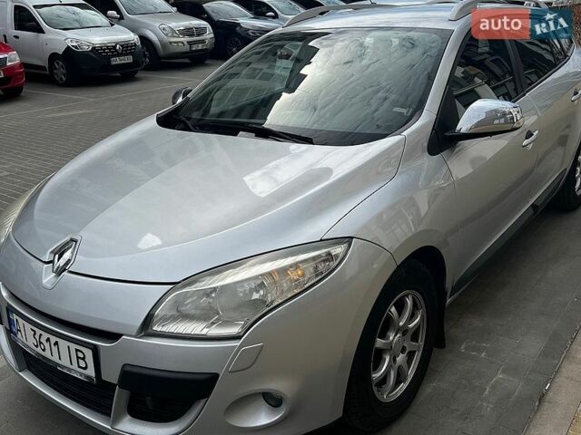 Сірий Рено Меган, об'ємом двигуна 1.5 л та пробігом 305 тис. км за 6199 $, фото 1 на Automoto.ua