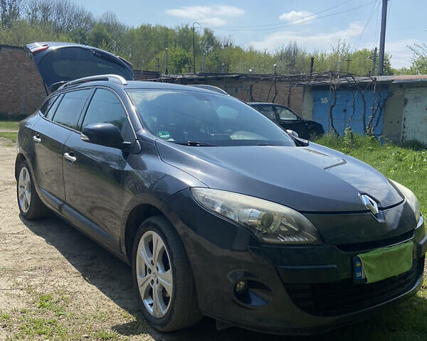 Серый Рено Меган, объемом двигателя 1.5 л и пробегом 270 тыс. км за 7500 $, фото 1 на Automoto.ua
