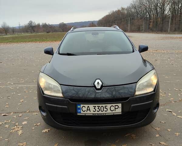 Серый Рено Меган, объемом двигателя 1.4 л и пробегом 250 тыс. км за 7500 $, фото 1 на Automoto.ua