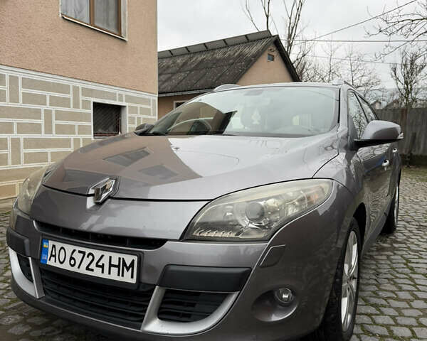 Серый Рено Меган, объемом двигателя 1.46 л и пробегом 330 тыс. км за 5700 $, фото 1 на Automoto.ua