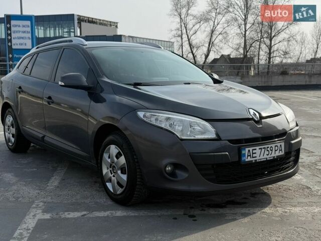 Сірий Рено Меган, об'ємом двигуна 1.46 л та пробігом 248 тис. км за 7300 $, фото 1 на Automoto.ua