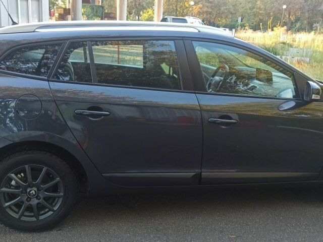 Серый Рено Меган, объемом двигателя 0 л и пробегом 205 тыс. км за 7200 $, фото 1 на Automoto.ua