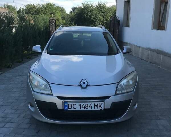 Серый Рено Меган, объемом двигателя 1.5 л и пробегом 238 тыс. км за 7000 $, фото 1 на Automoto.ua
