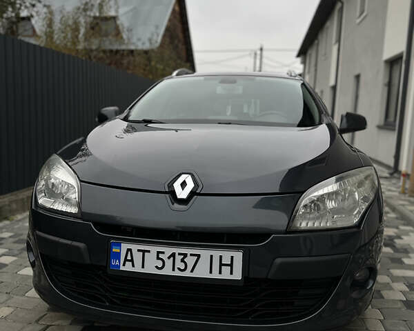 Серый Рено Меган, объемом двигателя 1.5 л и пробегом 215 тыс. км за 6800 $, фото 1 на Automoto.ua
