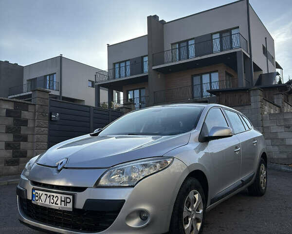 Серый Рено Меган, объемом двигателя 1.46 л и пробегом 244 тыс. км за 4950 $, фото 1 на Automoto.ua