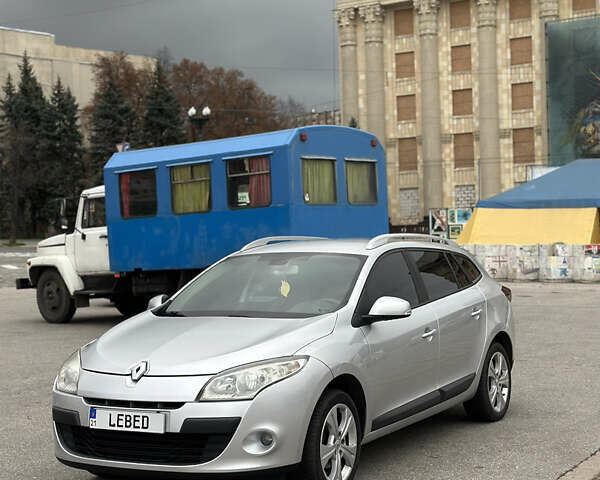 Серый Рено Меган, объемом двигателя 1.46 л и пробегом 270 тыс. км за 7350 $, фото 1 на Automoto.ua