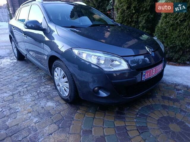 Серый Рено Меган, объемом двигателя 1.6 л и пробегом 229 тыс. км за 7200 $, фото 1 на Automoto.ua