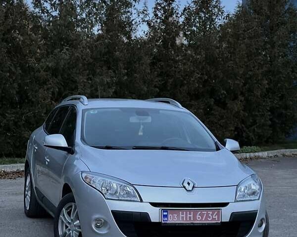 Серый Рено Меган, объемом двигателя 1.6 л и пробегом 215 тыс. км за 7600 $, фото 1 на Automoto.ua