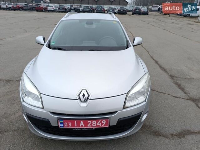 Серый Рено Меган, объемом двигателя 2 л и пробегом 158 тыс. км за 7999 $, фото 1 на Automoto.ua