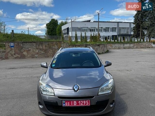 Серый Рено Меган, объемом двигателя 0 л и пробегом 254 тыс. км за 6500 $, фото 1 на Automoto.ua