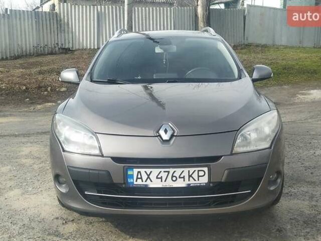 Сірий Рено Меган, об'ємом двигуна 1.46 л та пробігом 210 тис. км за 6800 $, фото 1 на Automoto.ua