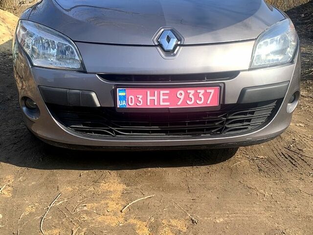 Сірий Рено Меган, об'ємом двигуна 1.6 л та пробігом 321 тис. км за 7300 $, фото 1 на Automoto.ua