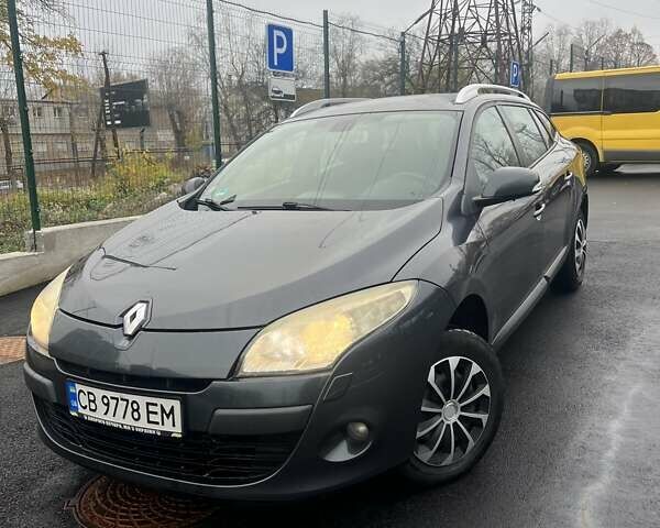 Сірий Рено Меган, об'ємом двигуна 1.46 л та пробігом 330 тис. км за 7100 $, фото 1 на Automoto.ua