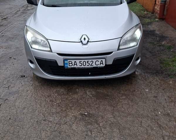 Серый Рено Меган, объемом двигателя 1.46 л и пробегом 257 тыс. км за 6800 $, фото 1 на Automoto.ua