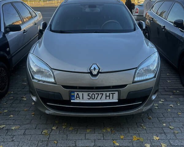 Сірий Рено Меган, об'ємом двигуна 1.46 л та пробігом 210 тис. км за 5599 $, фото 1 на Automoto.ua